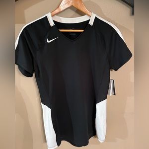 Women’s Nike Volleyball shirt